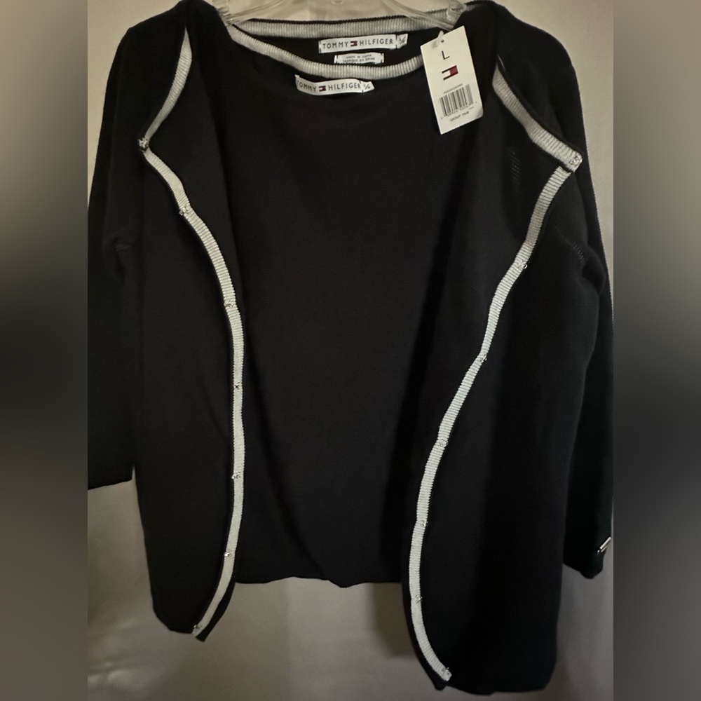 Tommy Hilfiger two-piece women’s top and sweater. Size Large. NWT. Nice look!